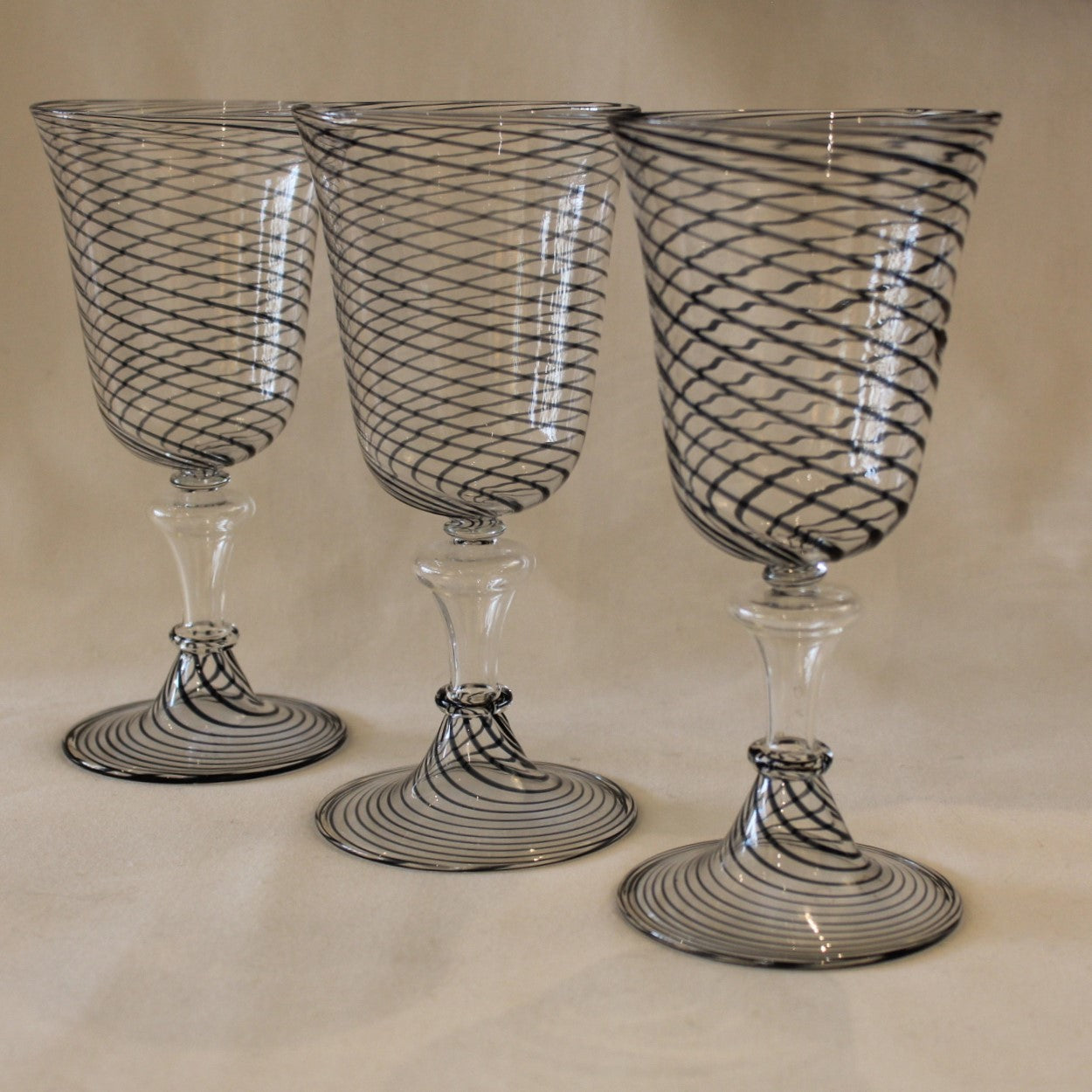 Verre A Pied Spirale Bleue